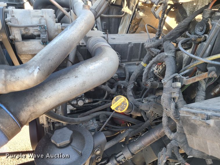 image for item DJ1650 2003 International 7400  dump flatbed truck