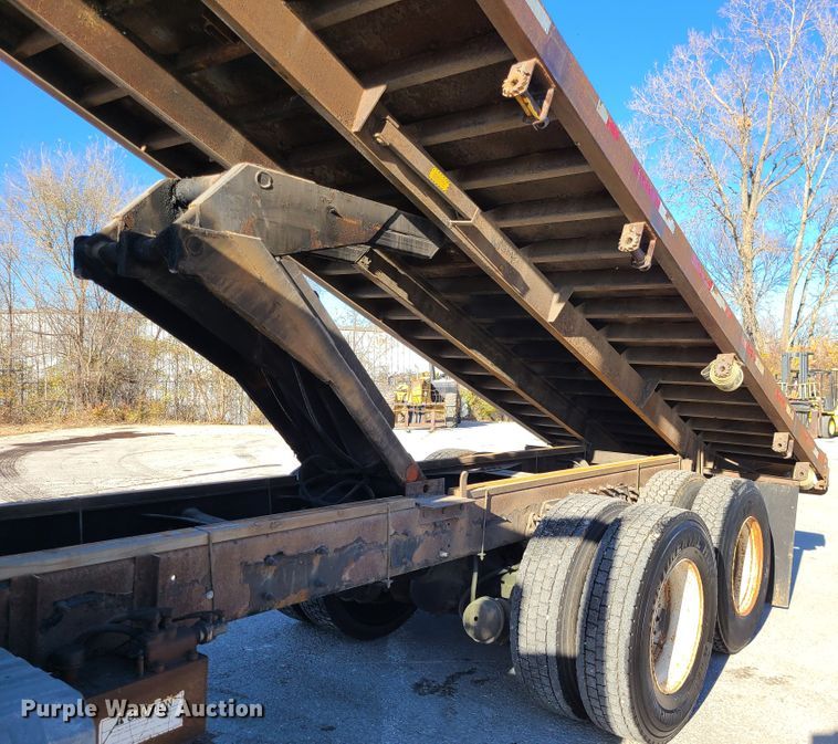 image for item DJ1650 2003 International 7400  dump flatbed truck