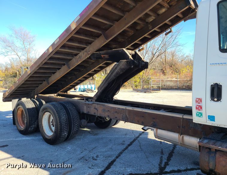 image for item DJ1650 2003 International 7400  dump flatbed truck