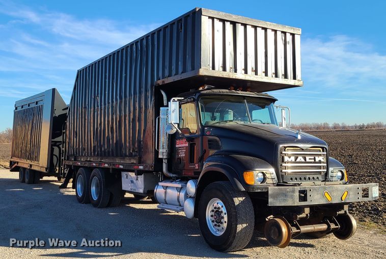 image for item DJ1653 2006 Mack CV713  grapple truck with trailer