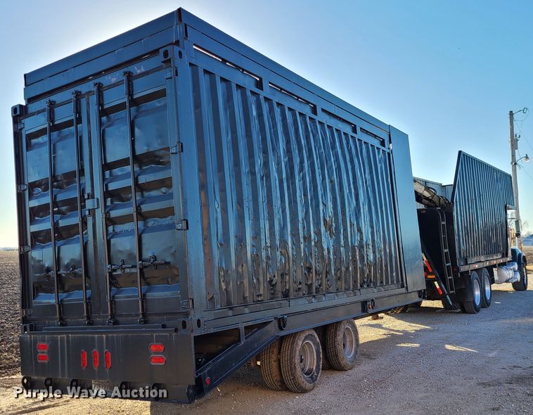 image for item DJ1653 2006 Mack CV713  grapple truck with trailer