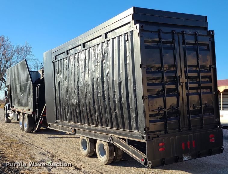 image for item DJ1653 2006 Mack CV713  grapple truck with trailer