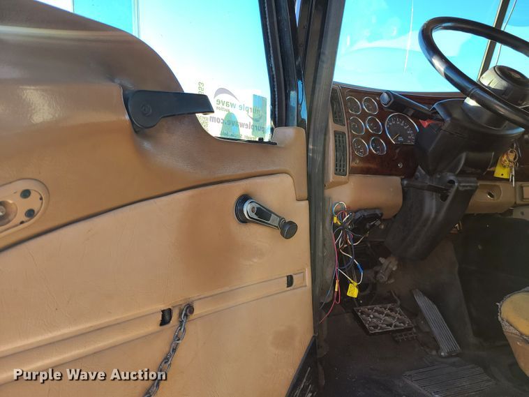 image for item DJ1653 2006 Mack CV713  grapple truck with trailer