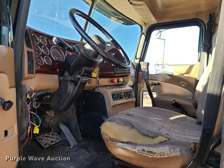 image for item DJ1653 2006 Mack CV713  grapple truck with trailer