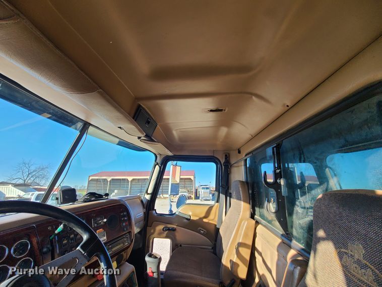 image for item DJ1653 2006 Mack CV713  grapple truck with trailer