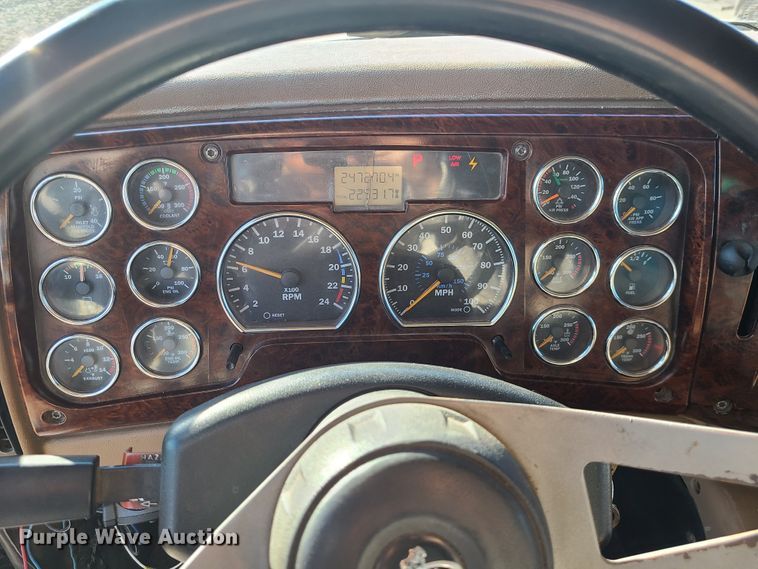 image for item DJ1653 2006 Mack CV713  grapple truck with trailer