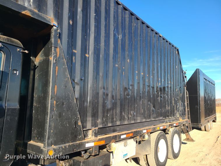 image for item DJ1653 2006 Mack CV713  grapple truck with trailer