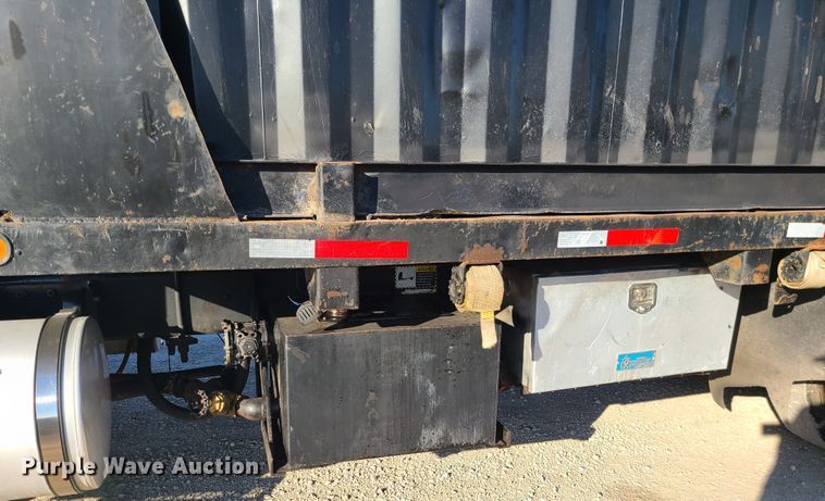 image for item DJ1653 2006 Mack CV713  grapple truck with trailer