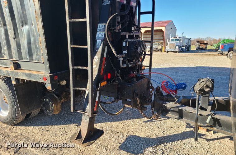 image for item DJ1653 2006 Mack CV713  grapple truck with trailer