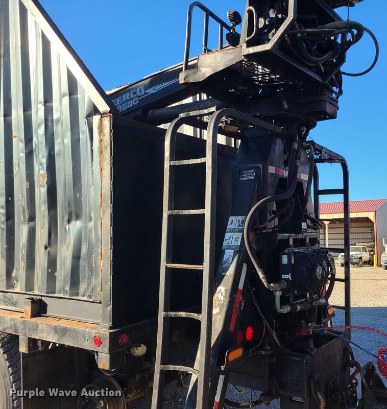 image for item DJ1653 2006 Mack CV713  grapple truck with trailer