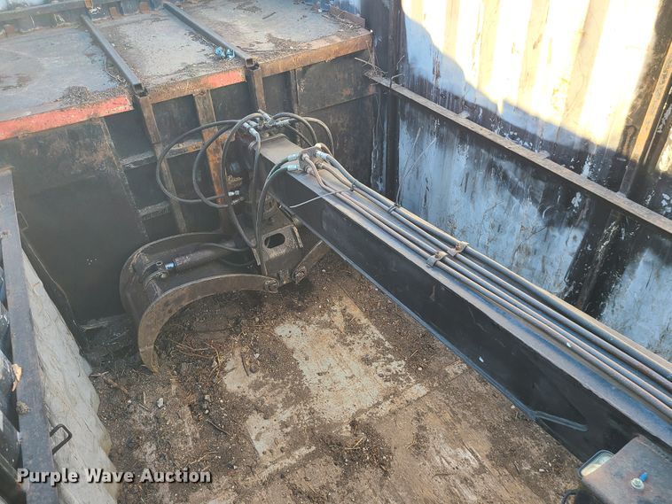 image for item DJ1653 2006 Mack CV713  grapple truck with trailer