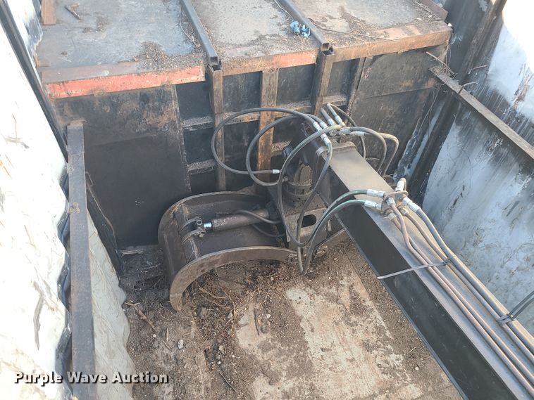 image for item DJ1653 2006 Mack CV713  grapple truck with trailer