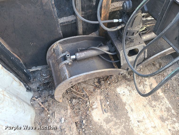 image for item DJ1653 2006 Mack CV713  grapple truck with trailer