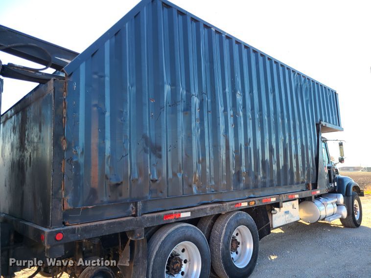 image for item DJ1653 2006 Mack CV713  grapple truck with trailer