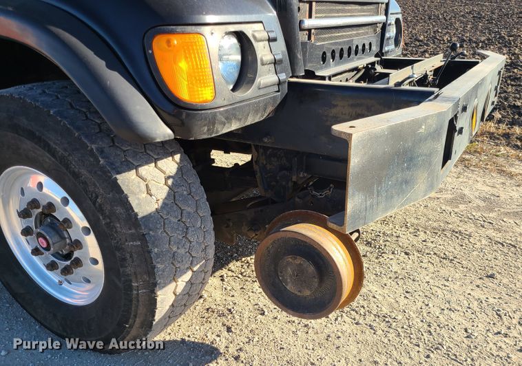 image for item DJ1653 2006 Mack CV713  grapple truck with trailer