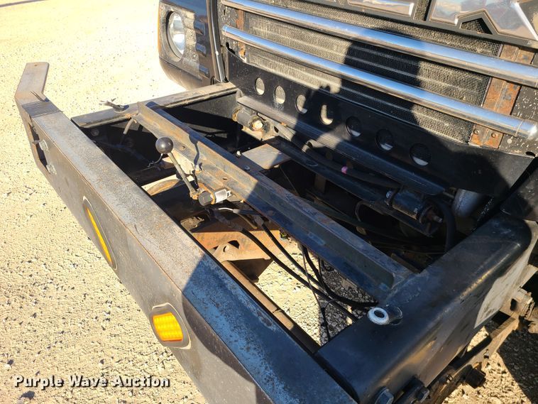 image for item DJ1653 2006 Mack CV713  grapple truck with trailer