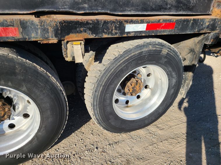 image for item DJ1653 2006 Mack CV713  grapple truck with trailer