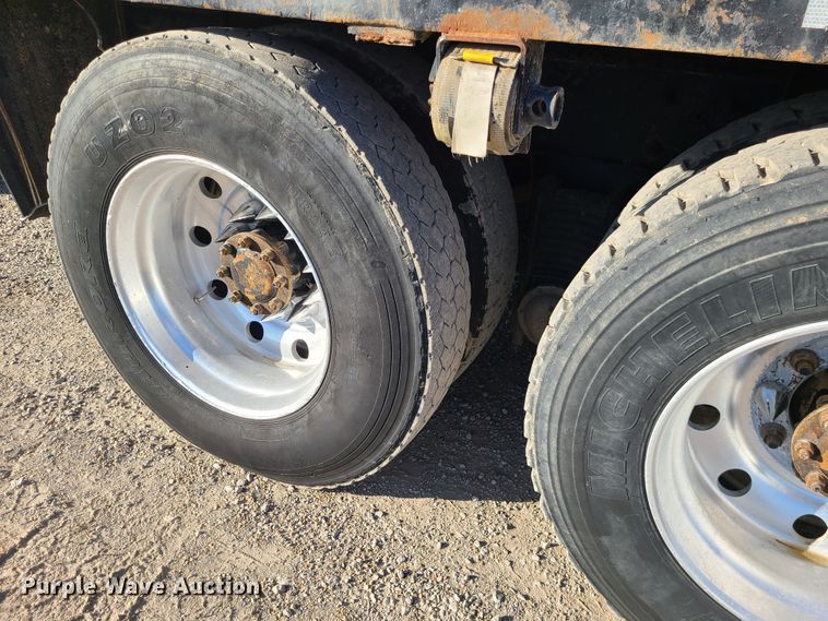 image for item DJ1653 2006 Mack CV713  grapple truck with trailer