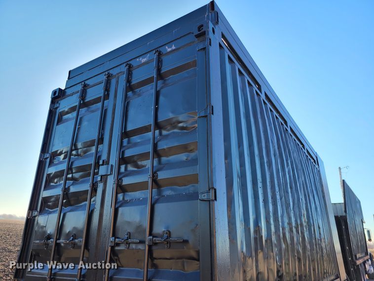 image for item DJ1653 2006 Mack CV713  grapple truck with trailer