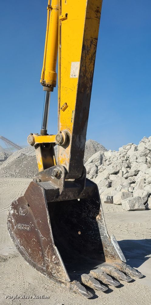 image for item DJ1655 1999 JCB JS260L  excavator