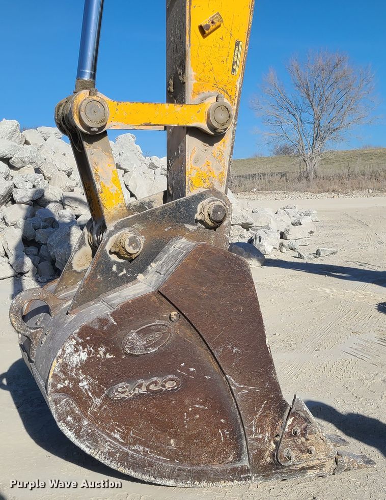 image for item DJ1655 1999 JCB JS260L  excavator