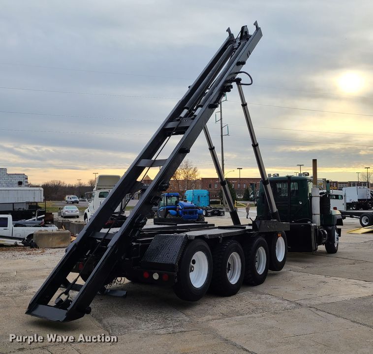 image for item DJ1687 2001 Mack RD688S  roll-off container truck