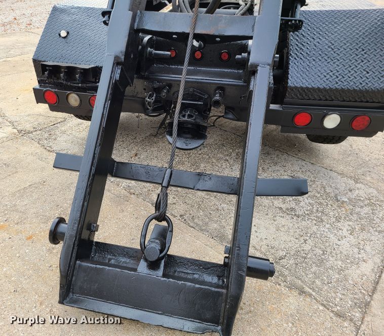 image for item DJ1687 2001 Mack RD688S  roll-off container truck