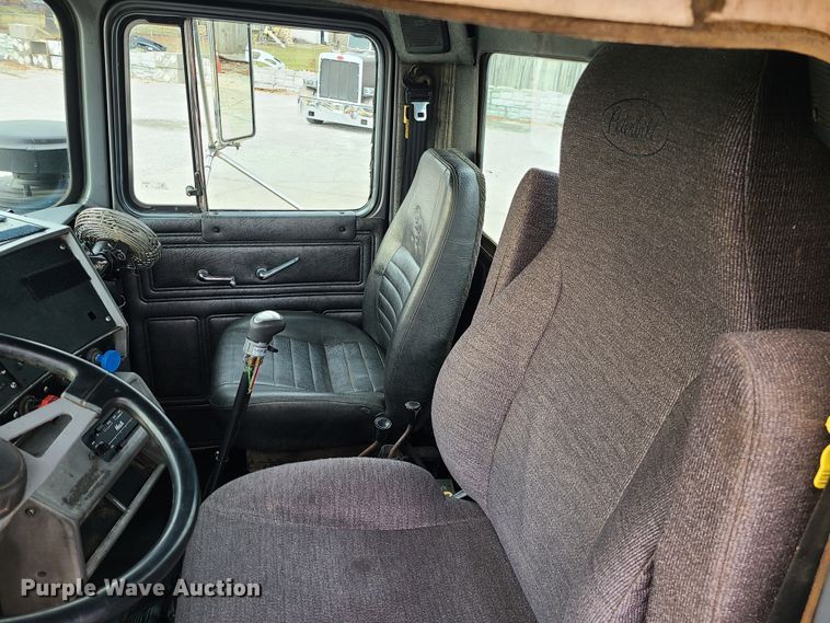 image for item DJ1687 2001 Mack RD688S  roll-off container truck