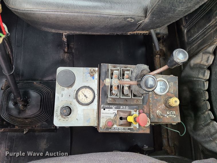 image for item DJ1687 2001 Mack RD688S  roll-off container truck