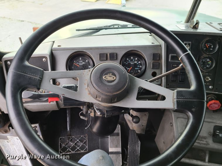 image for item DJ1687 2001 Mack RD688S  roll-off container truck