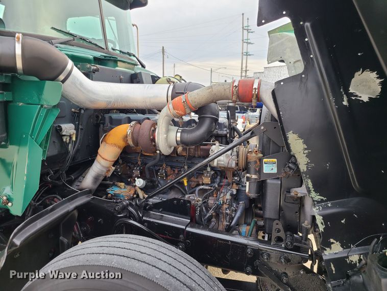 image for item DJ1687 2001 Mack RD688S  roll-off container truck