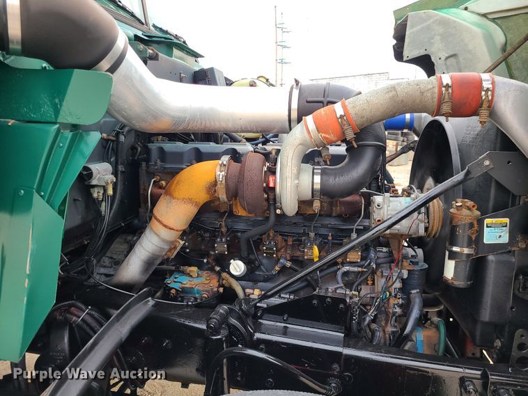 image for item DJ1687 2001 Mack RD688S  roll-off container truck