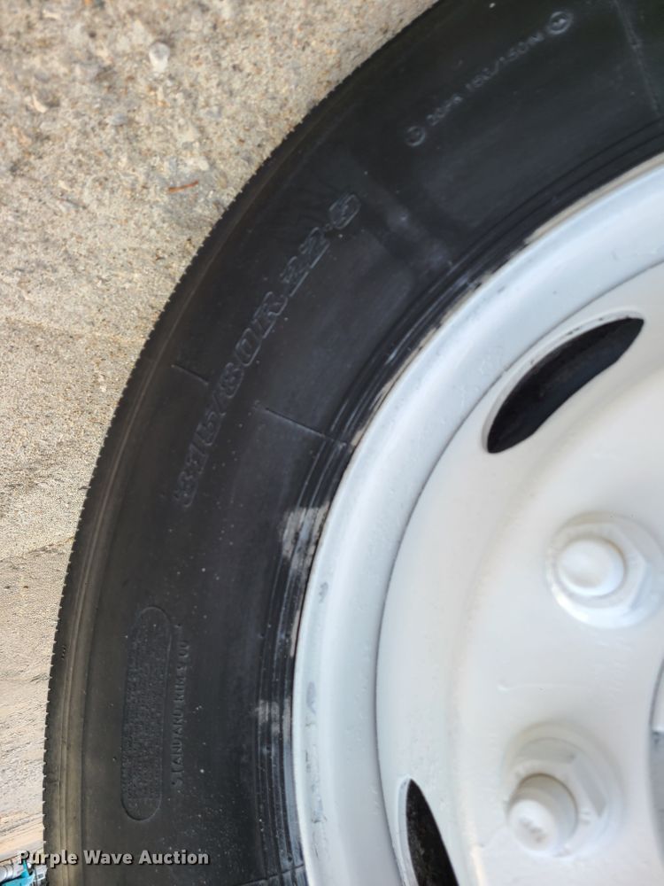 image for item DJ1687 2001 Mack RD688S  roll-off container truck