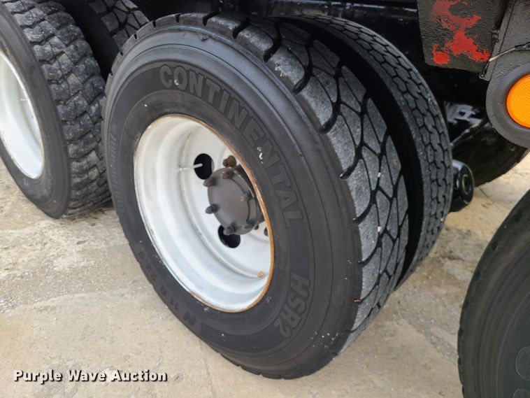 image for item DJ1687 2001 Mack RD688S  roll-off container truck