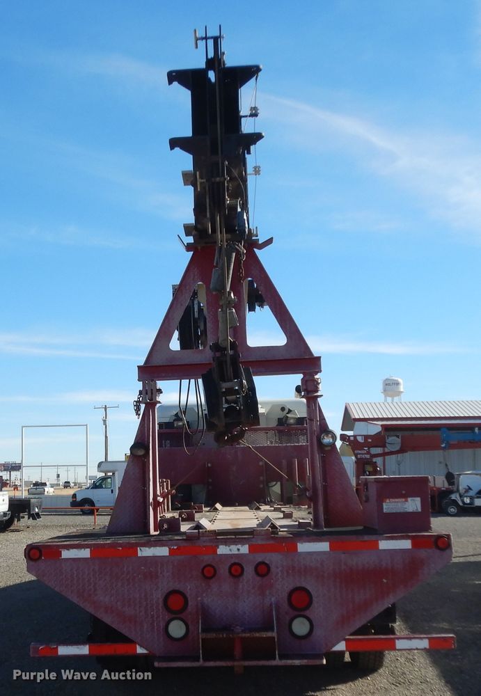 image for item DJ7484 2014 Peterbilt 365  crane truck