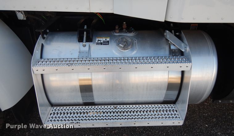 image for item DJ7484 2014 Peterbilt 365  crane truck