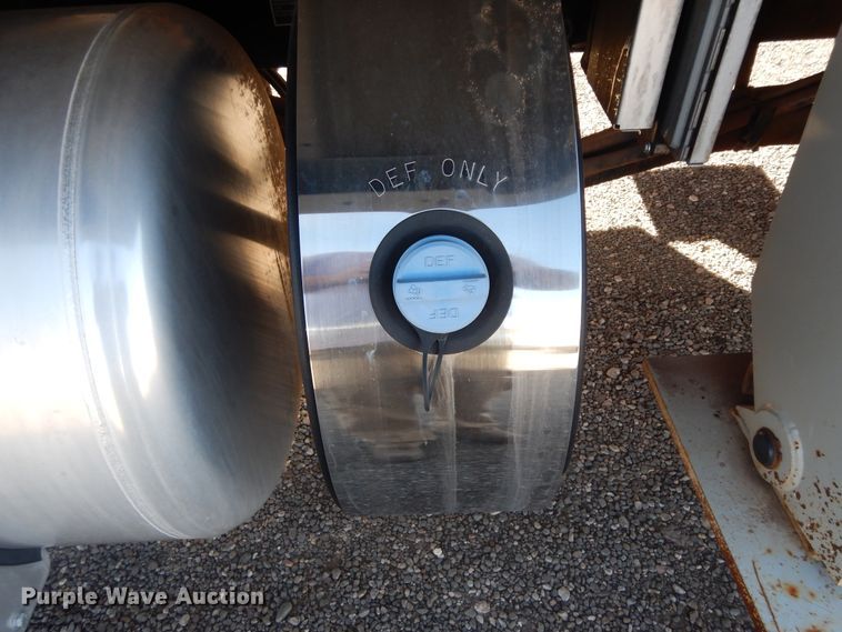 image for item DJ7484 2014 Peterbilt 365  crane truck