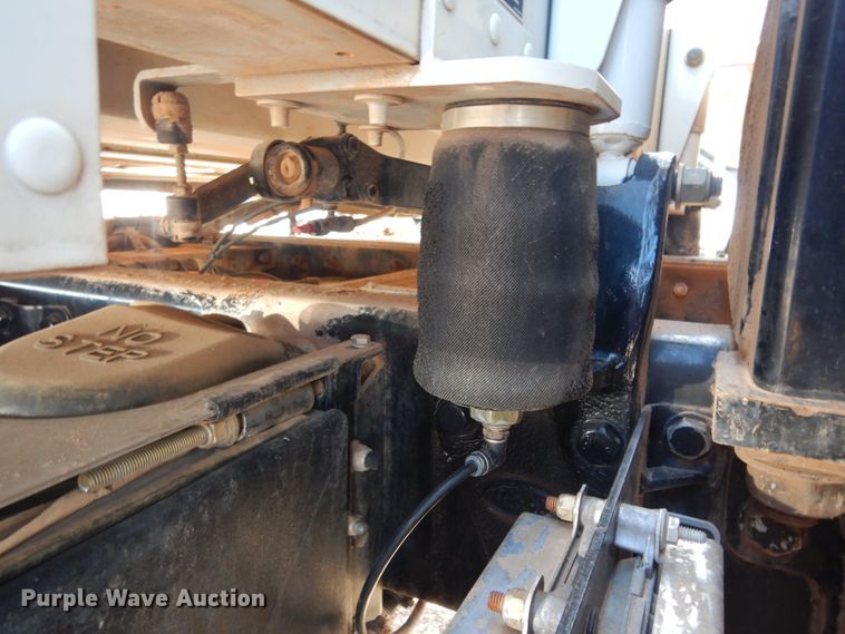 image for item DJ7484 2014 Peterbilt 365  crane truck