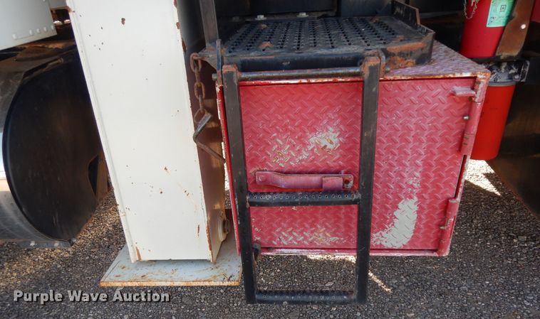 image for item DJ7484 2014 Peterbilt 365  crane truck