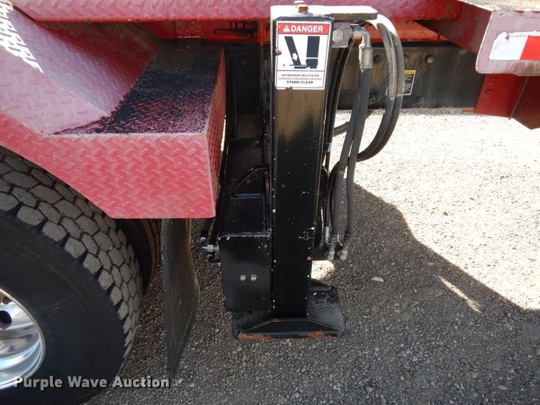 image for item DJ7484 2014 Peterbilt 365  crane truck