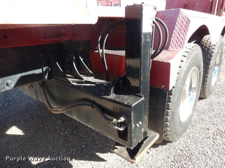 image for item DJ7484 2014 Peterbilt 365  crane truck