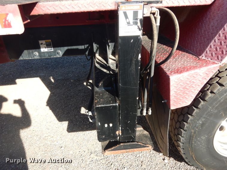 image for item DJ7484 2014 Peterbilt 365  crane truck