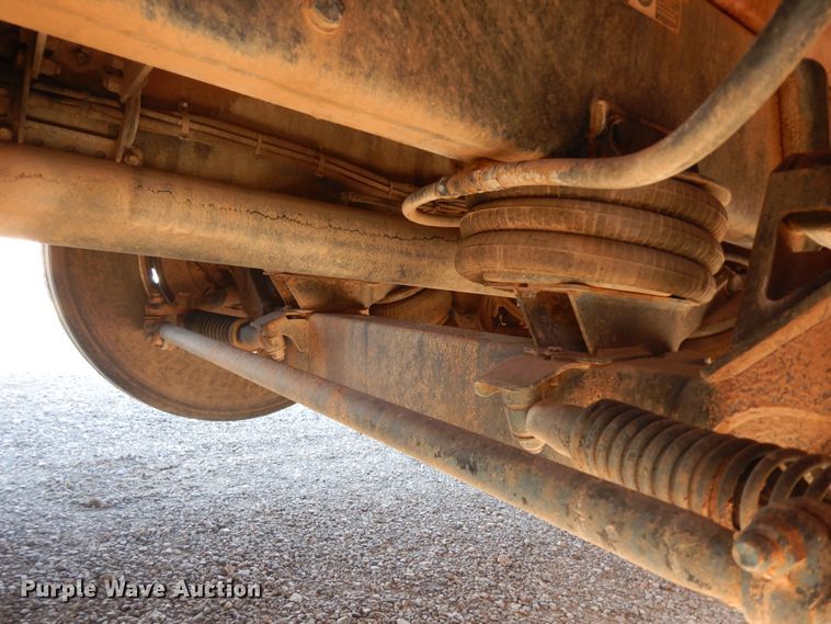 image for item DJ7484 2014 Peterbilt 365  crane truck