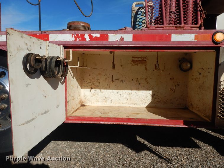 image for item DJ7484 2014 Peterbilt 365  crane truck