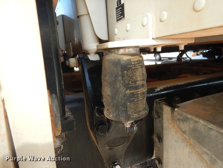 image for item DJ7484 2014 Peterbilt 365  crane truck