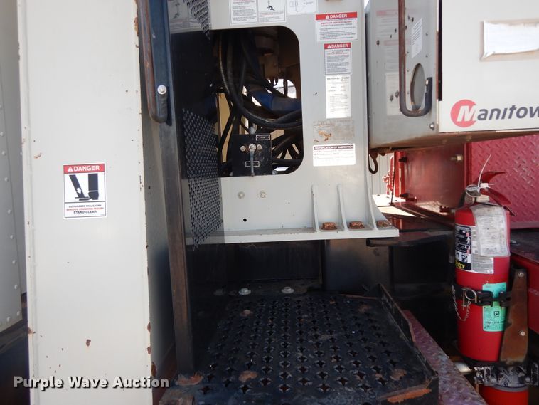 image for item DJ7484 2014 Peterbilt 365  crane truck