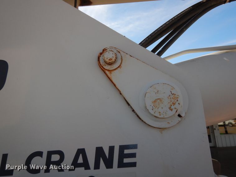 image for item DJ7484 2014 Peterbilt 365  crane truck