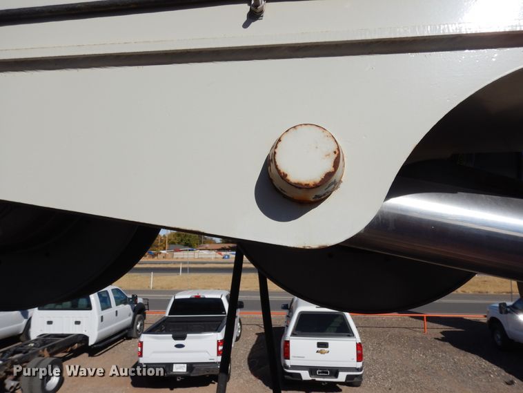 image for item DJ7484 2014 Peterbilt 365  crane truck