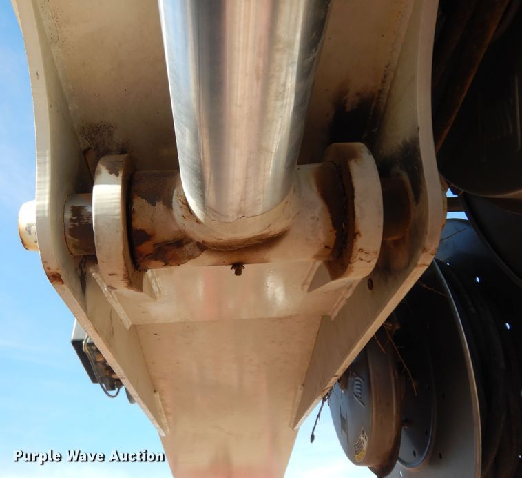 image for item DJ7484 2014 Peterbilt 365  crane truck