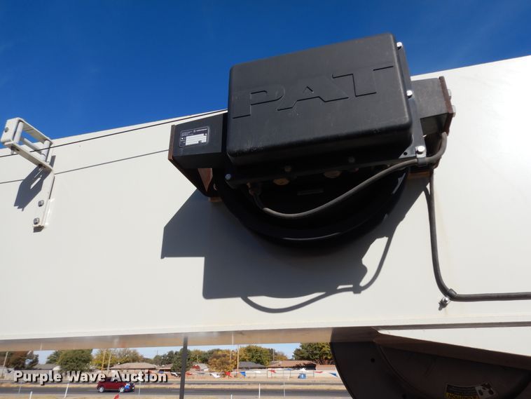 image for item DJ7484 2014 Peterbilt 365  crane truck